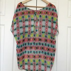 Bisou Bisou Geometric pattern high low top